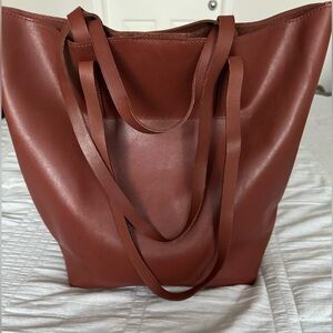 Madewell Essential Tote in Leather